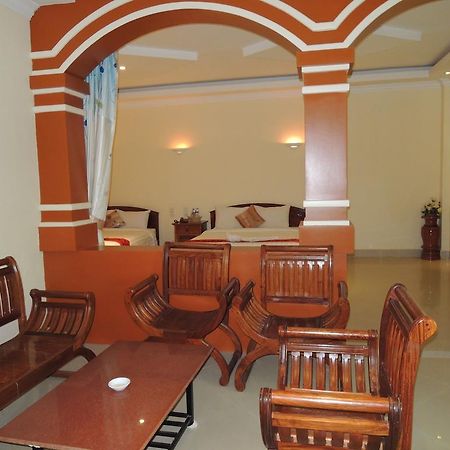 Lux Star Town Hotel Phnom Penh Exterior foto