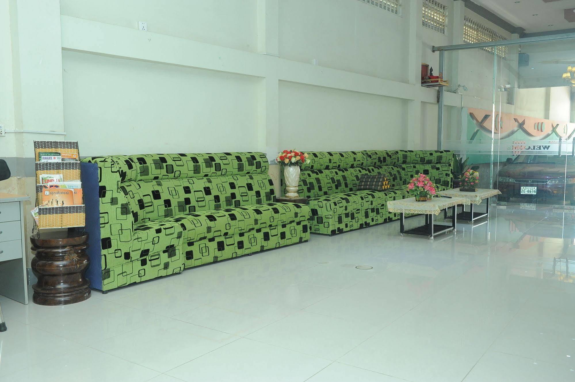Lux Star Town Hotel Phnom Penh Exterior foto