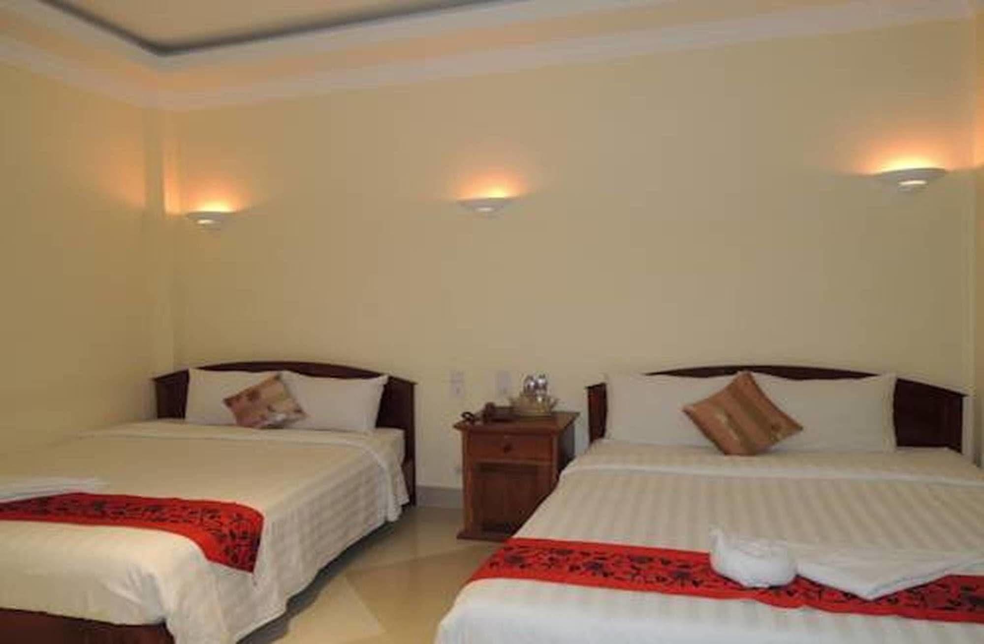 Lux Star Town Hotel Phnom Penh Exterior foto