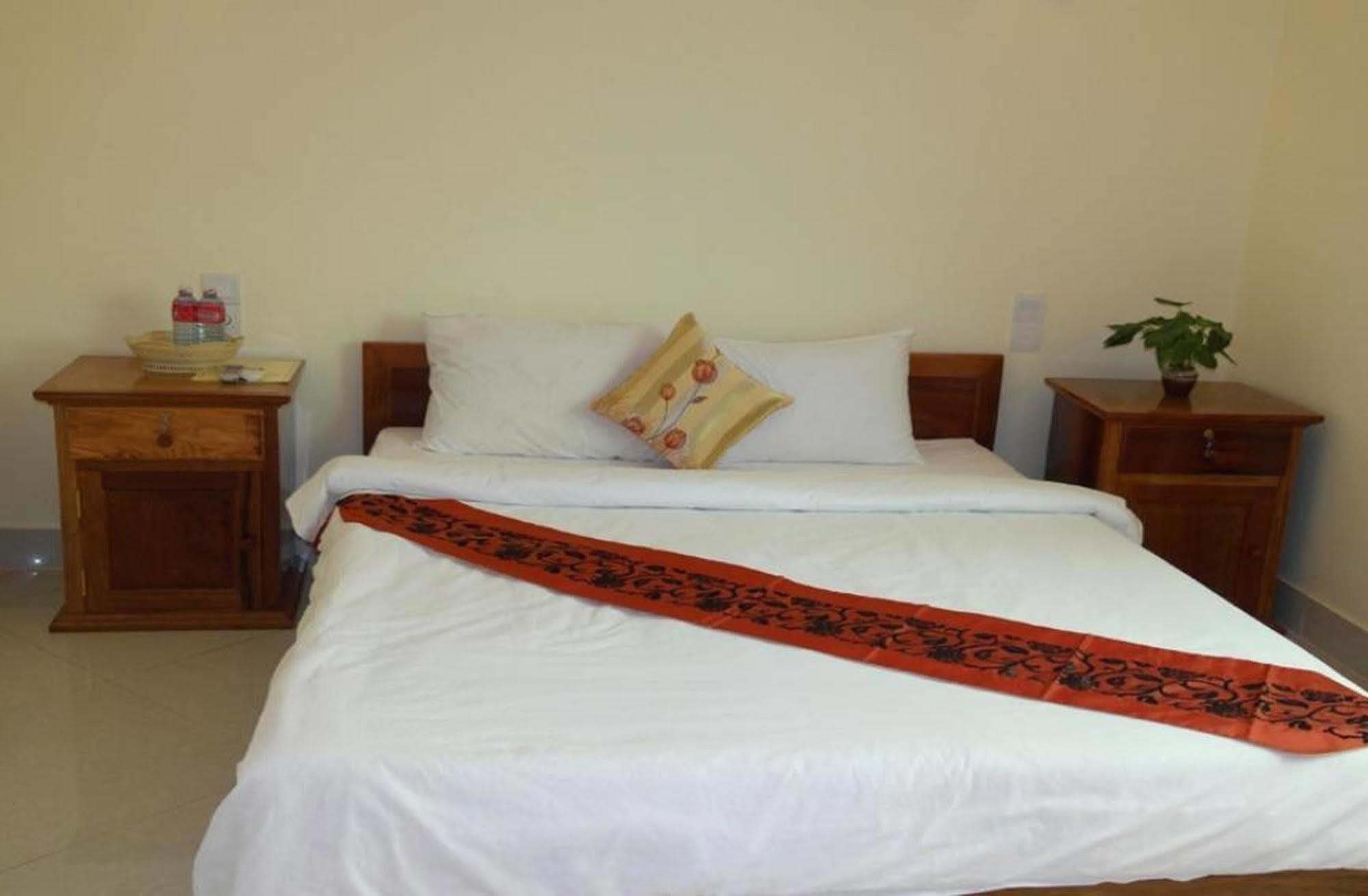 Lux Star Town Hotel Phnom Penh Exterior foto